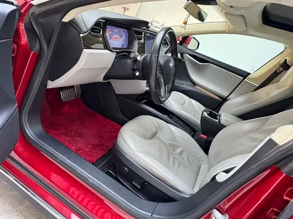 Tesla Model S 2015 — фото 4