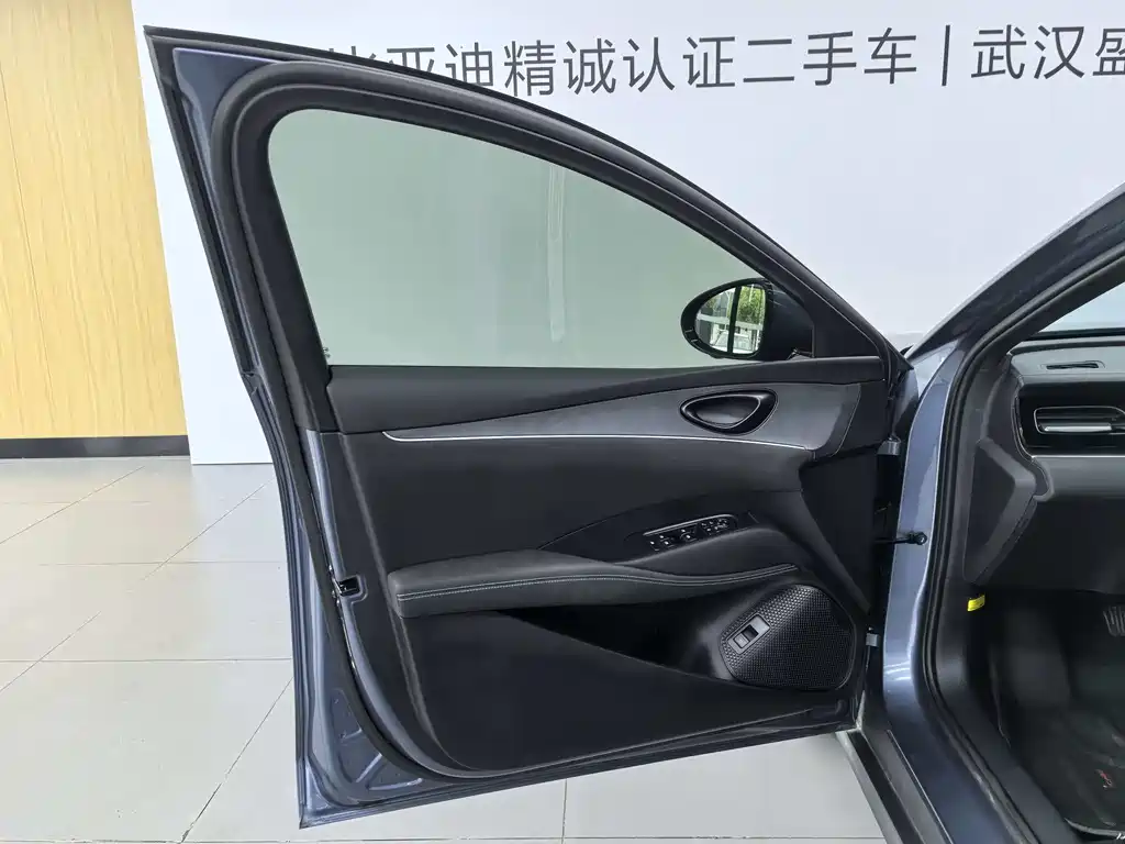 BYD Seal 06 2025 — фото 10