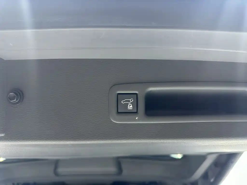 Toyota Granvia 2023 — фото 20