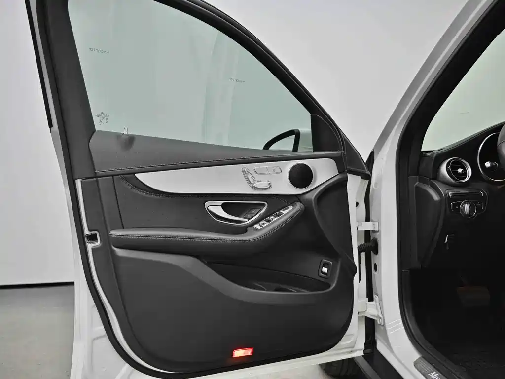 Mercedes-Benz GLC 2020 — фото 18