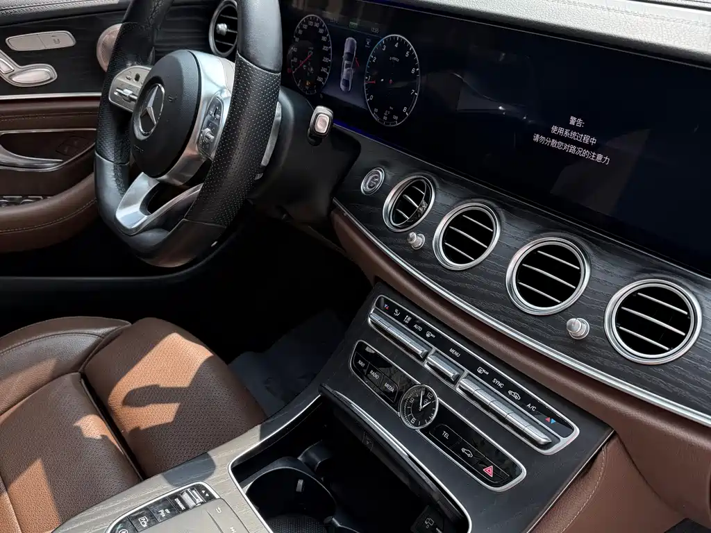 Mercedes-Benz E-Class 2019 — фото 17