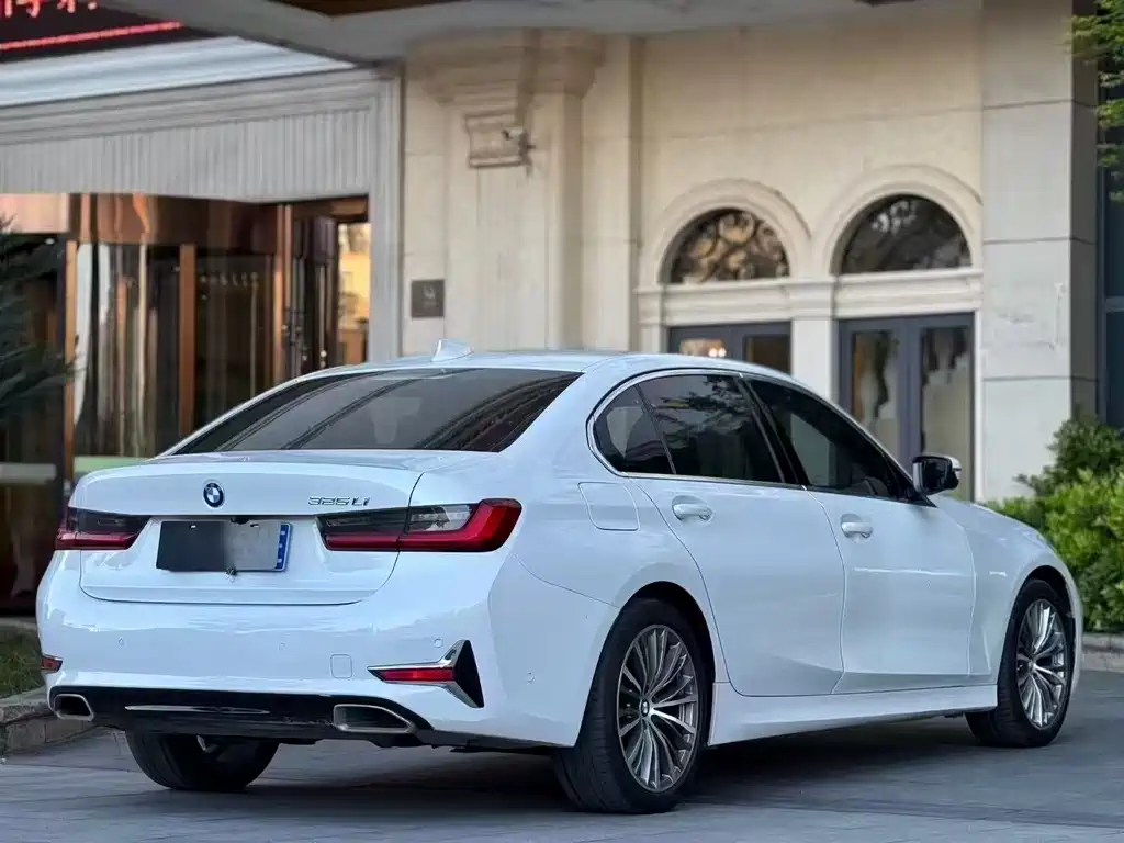 BMW 3 Series 2020 — фото 15