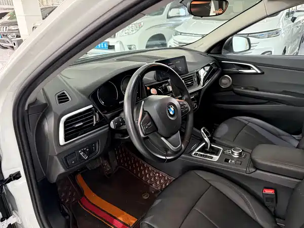 BMW 1 Series 2021