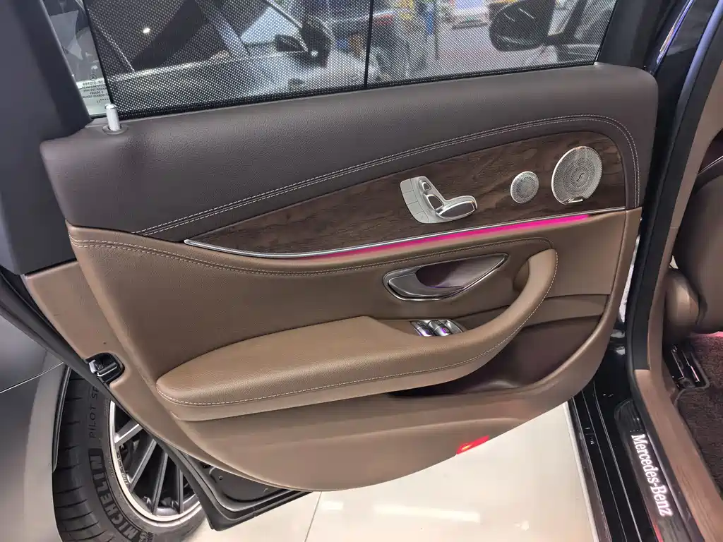 Mercedes-Benz E-Class 2023 — фото 10