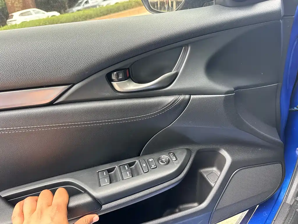 Honda Civic 2021 — фото 12