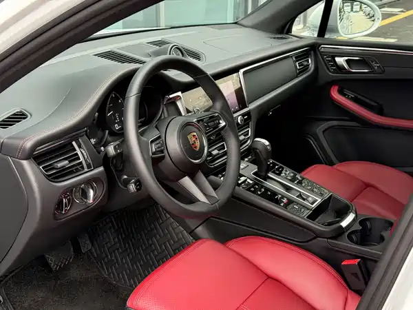 Porsche Macan 2025