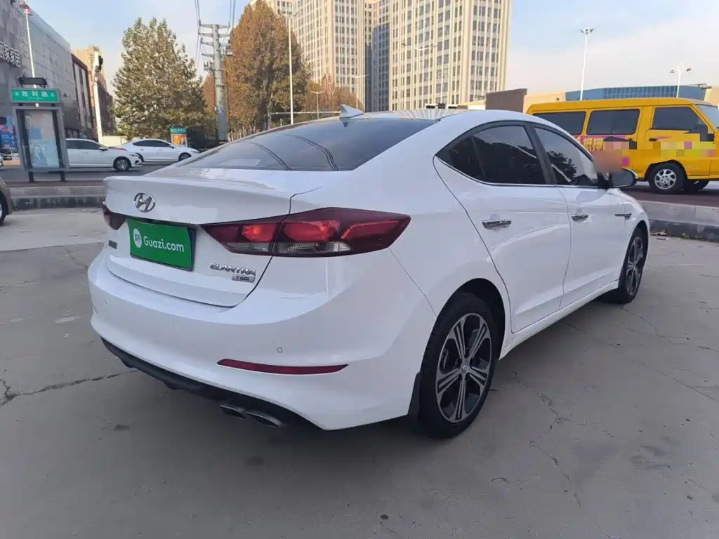Hyundai Elantra 2019