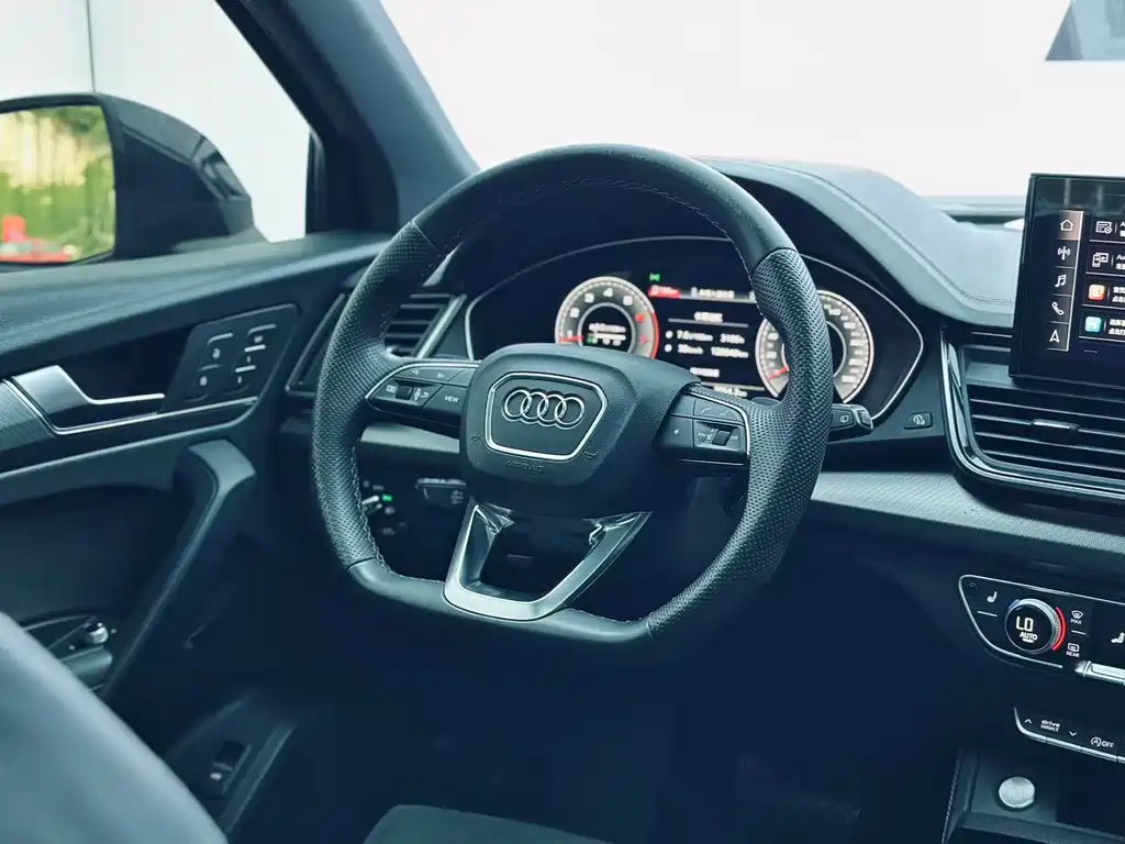 Audi Q5L Sportback 2022 — фото 16