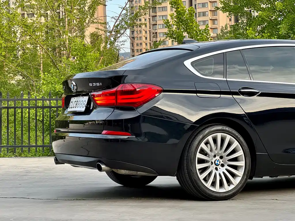 BMW 5 Series GT 2016 — фото 7