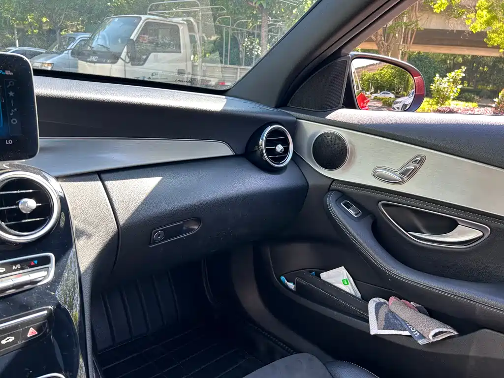 Mercedes-Benz C-Class 2019 — фото 17