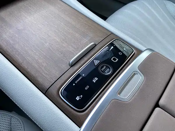 Mercedes-Benz EQS 2024