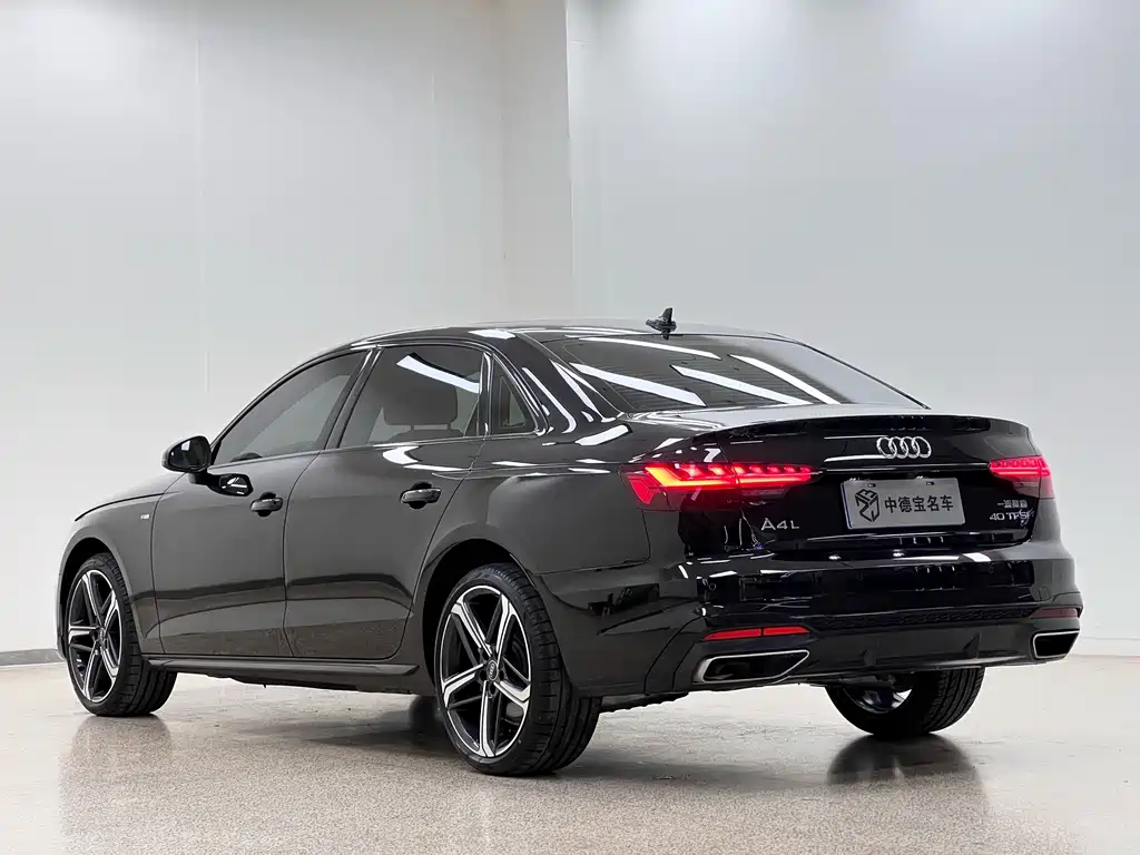 Audi A4L 2024 — фото 7
