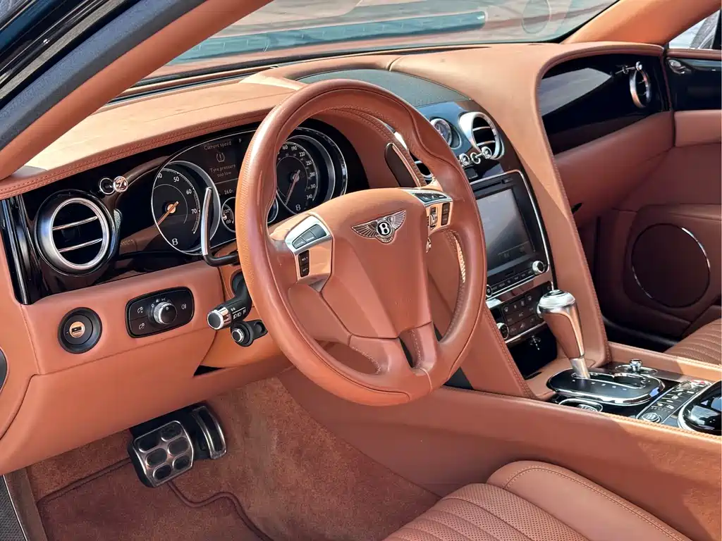 Bentley Flying Spur 2019 — фото 3