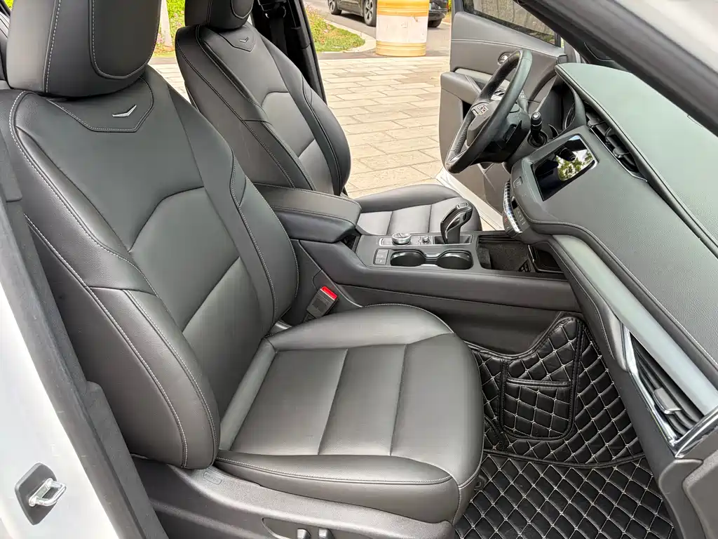 Cadillac XT4 2019 — фото 15