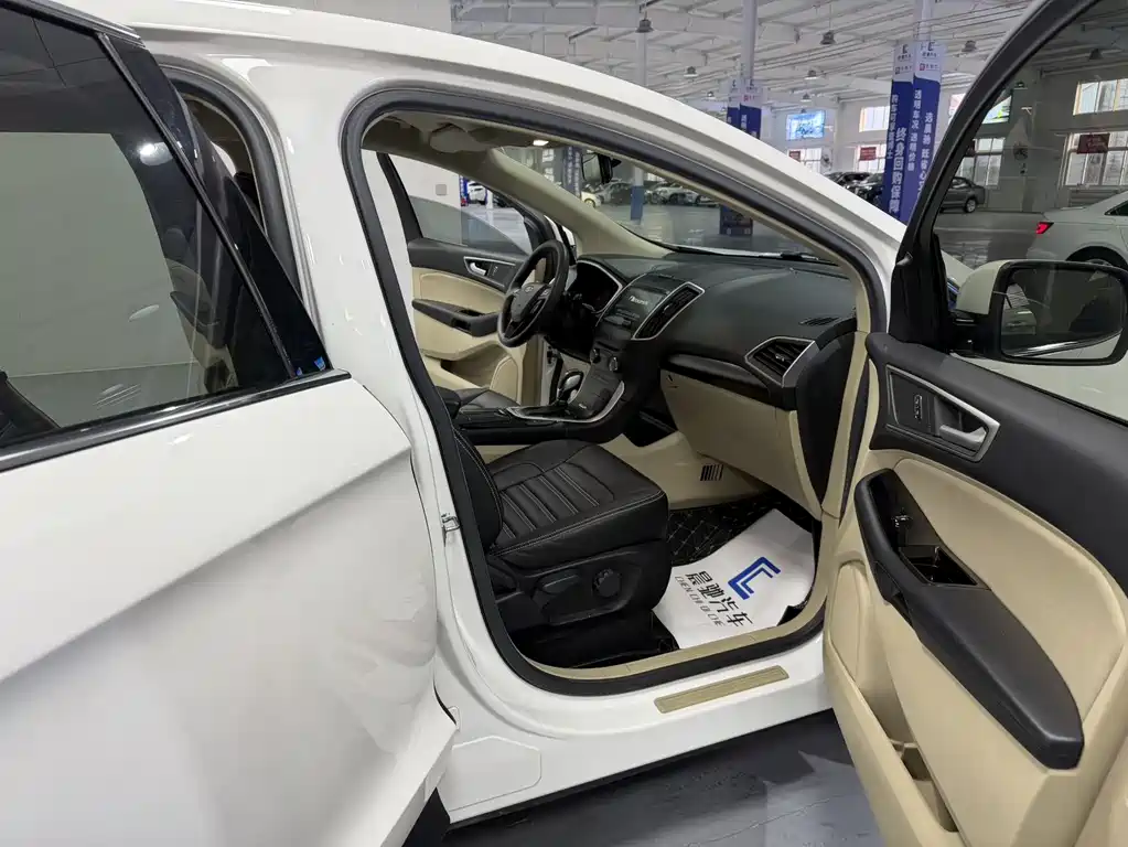Ford Edge 2018 — фото 14