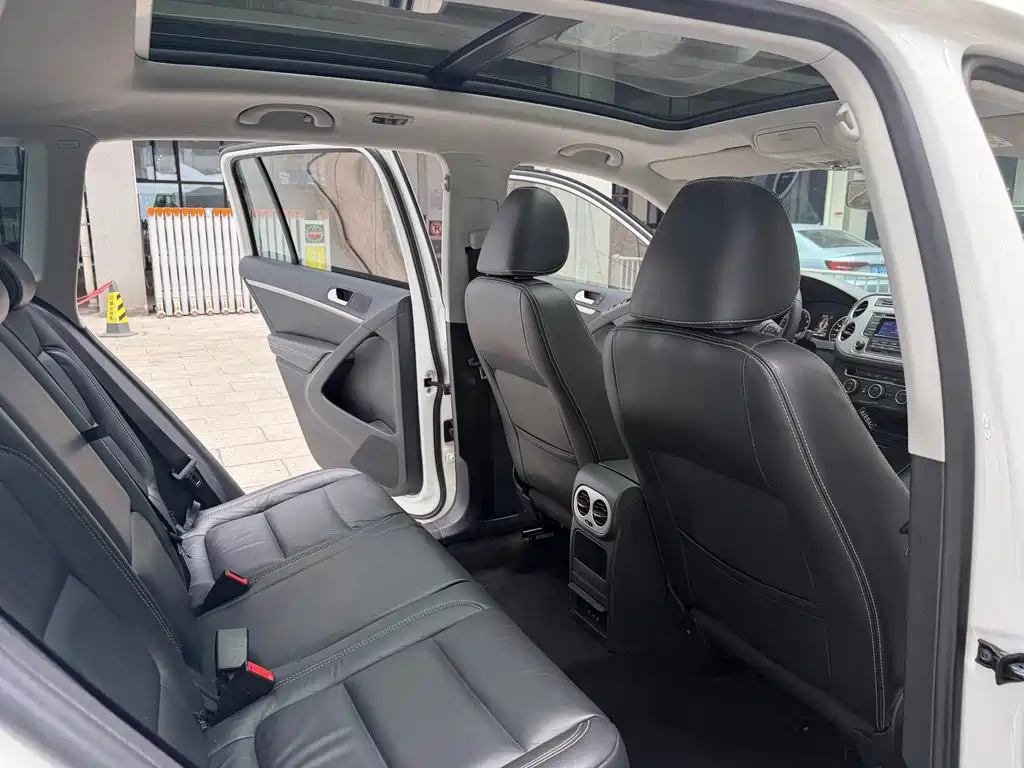 Volkswagen Tiguan 2017 — фото 11