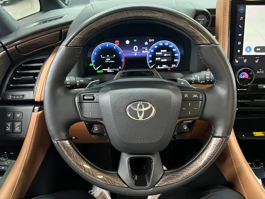 Toyota Alphard 2024 — фото 24