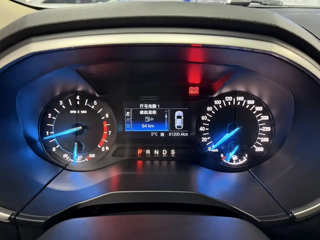 Ford Edge 2018 — фото 10