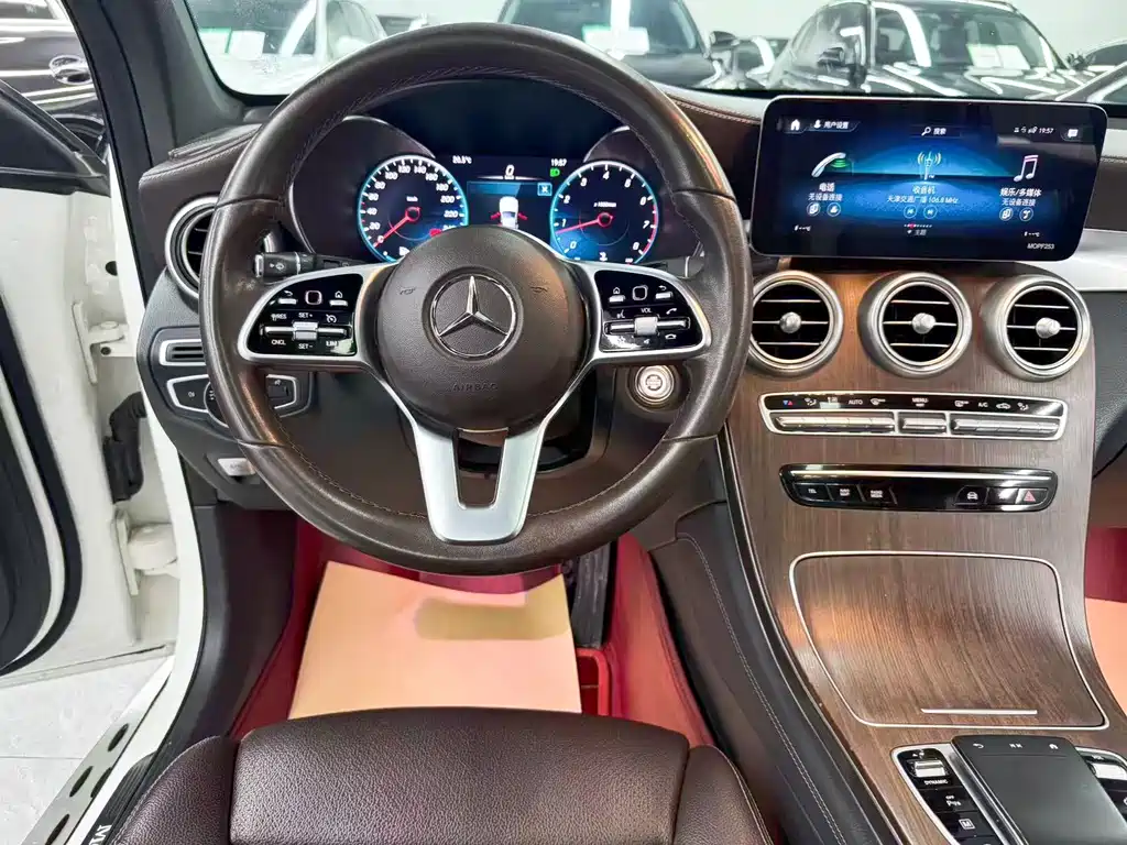 Mercedes-Benz GLC 2021 — фото 18