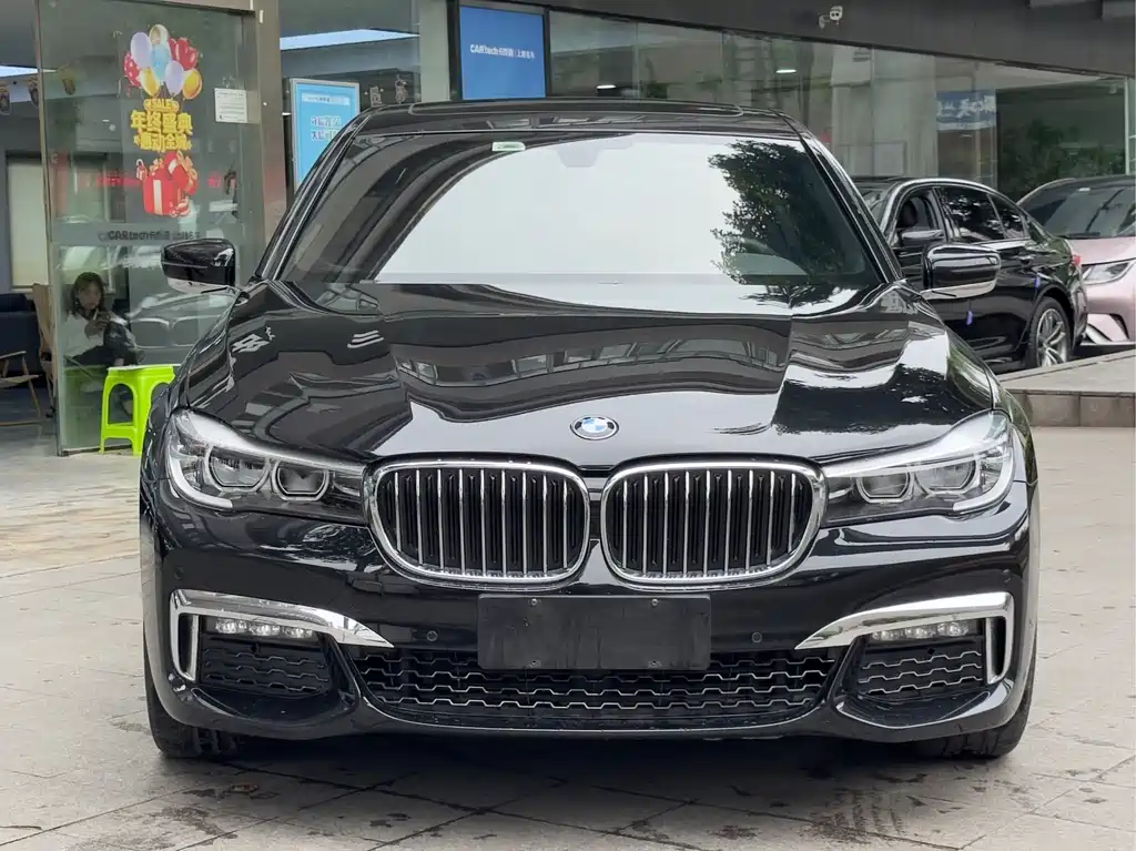 BMW 7 Series 2018 — фото 2