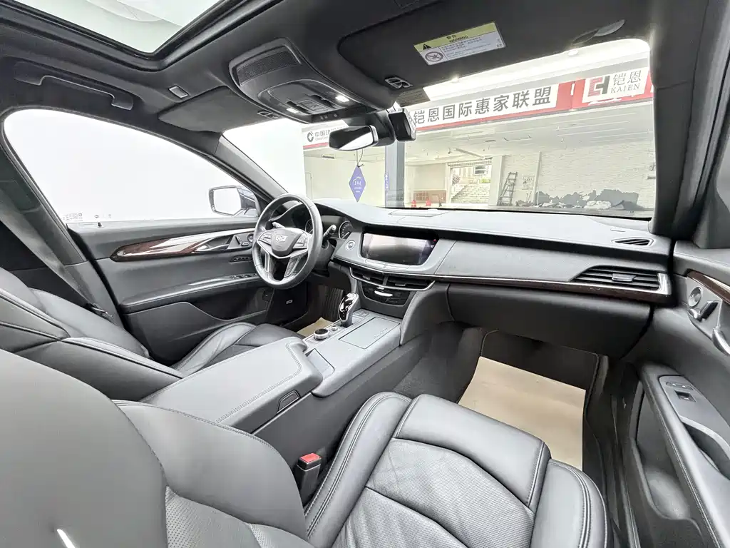 Cadillac CT6 2023 — фото 12