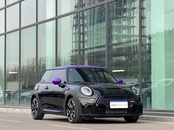 MINI MINI 2023