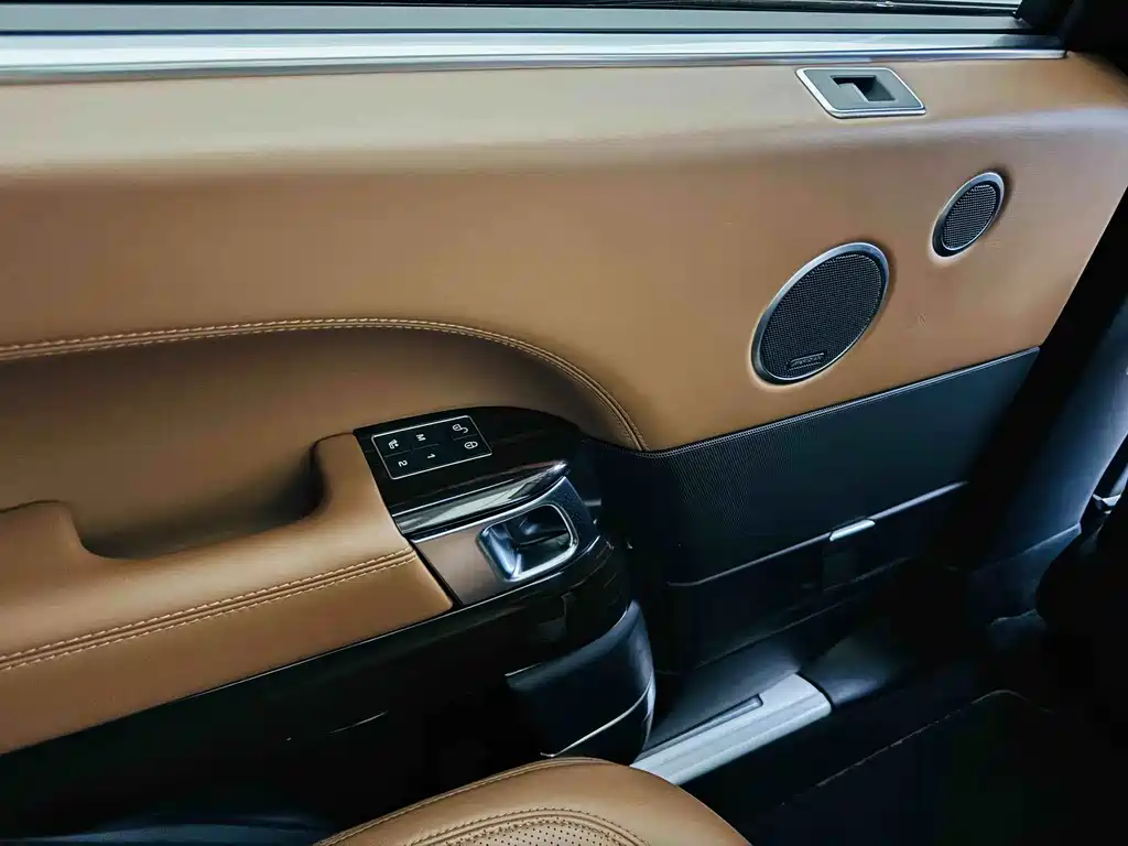 Land Rover Range Rover 2018 — фото 20