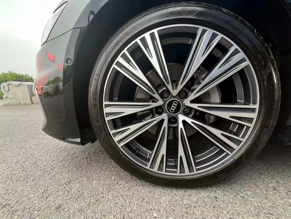 Audi A6L 2025