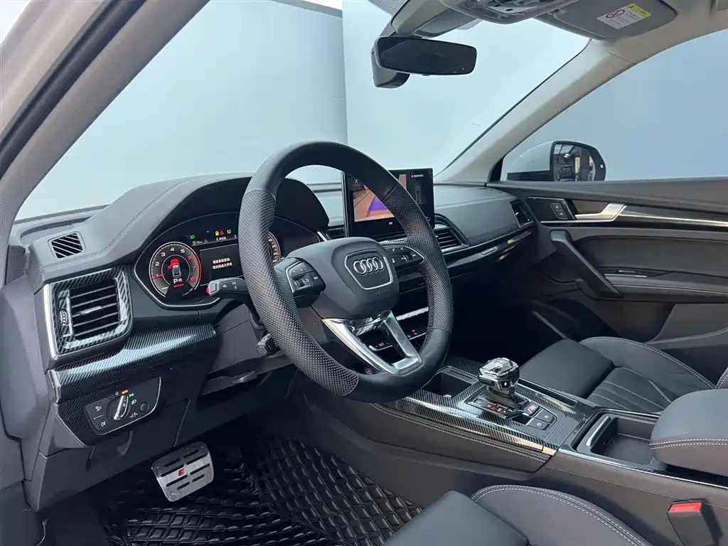 Audi Q5L 2023 — фото 23