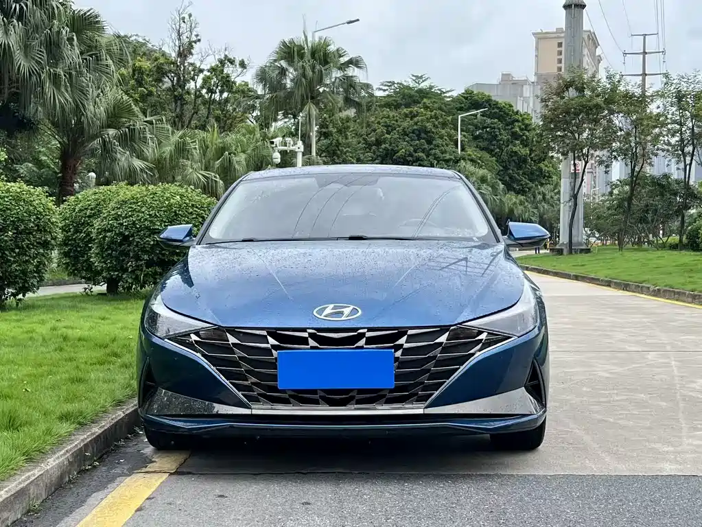 Hyundai Elantra 2021 — фото 2
