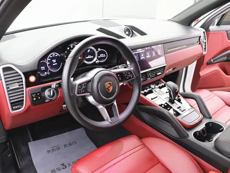 Porsche Cayenne 2020 — фото 14