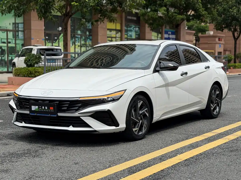 Hyundai Elantra 2023