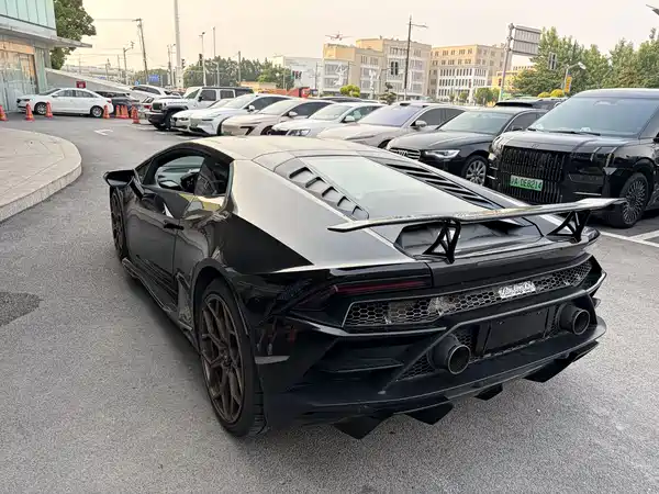 Lamborghini Huracan 2021