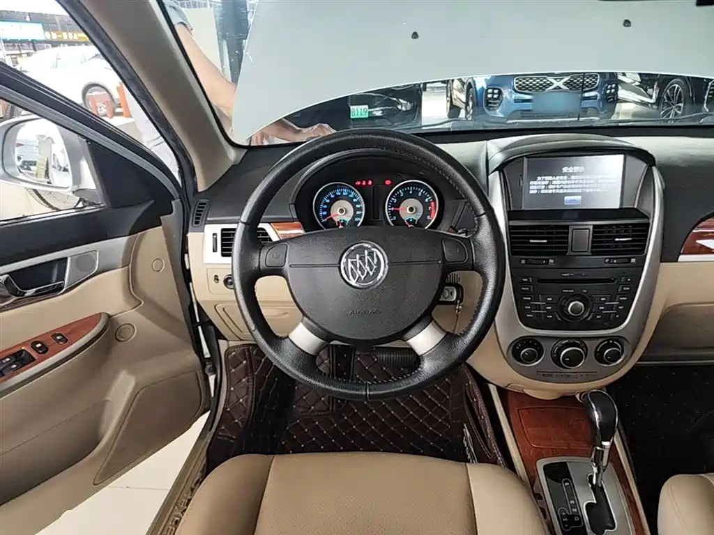 Buick Excelle 2014 — фото 11