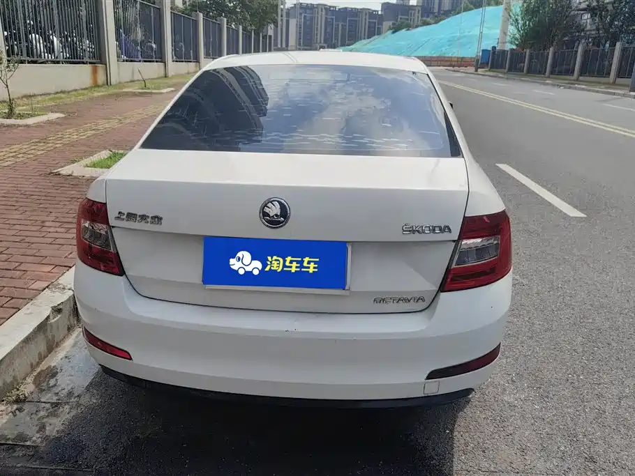 Skoda Octavia 2015 — фото 4