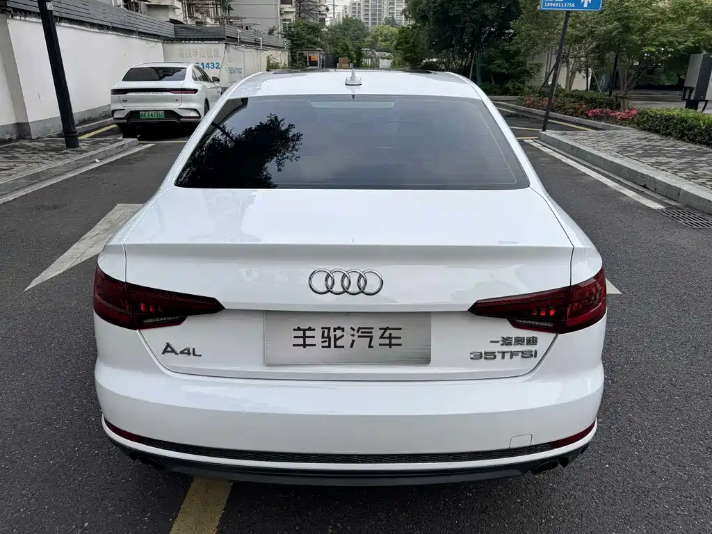 Audi A4L 2018 — фото 3