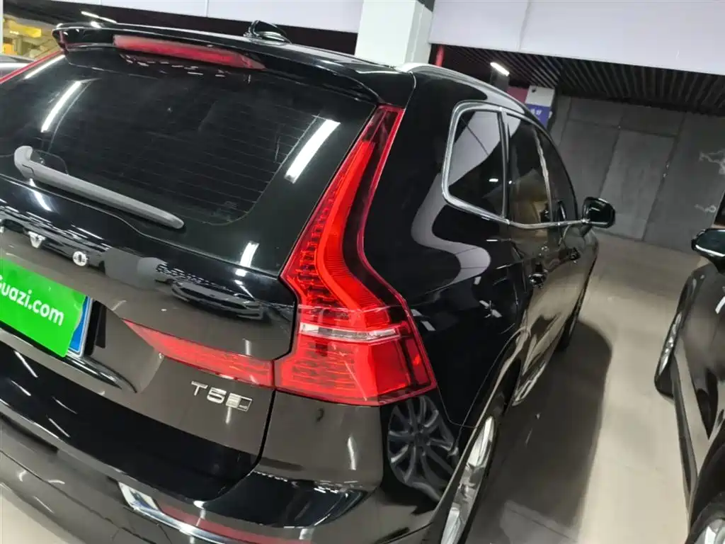 Volvo XC60 2020 — фото 8
