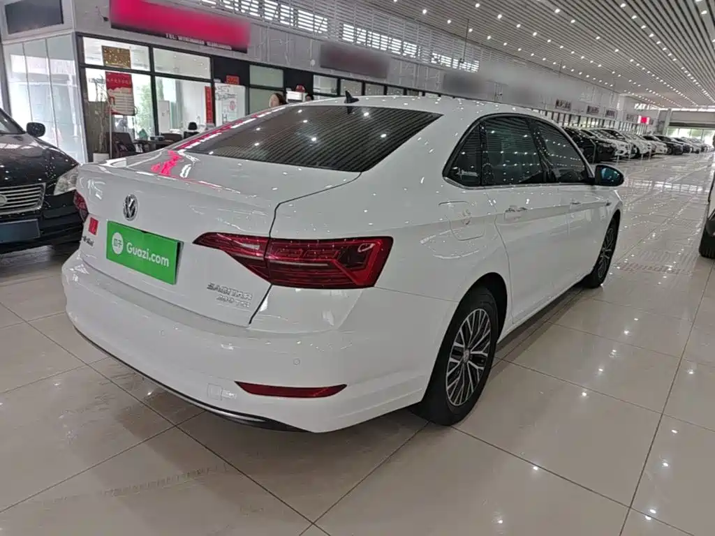 Volkswagen Sagitar 2019