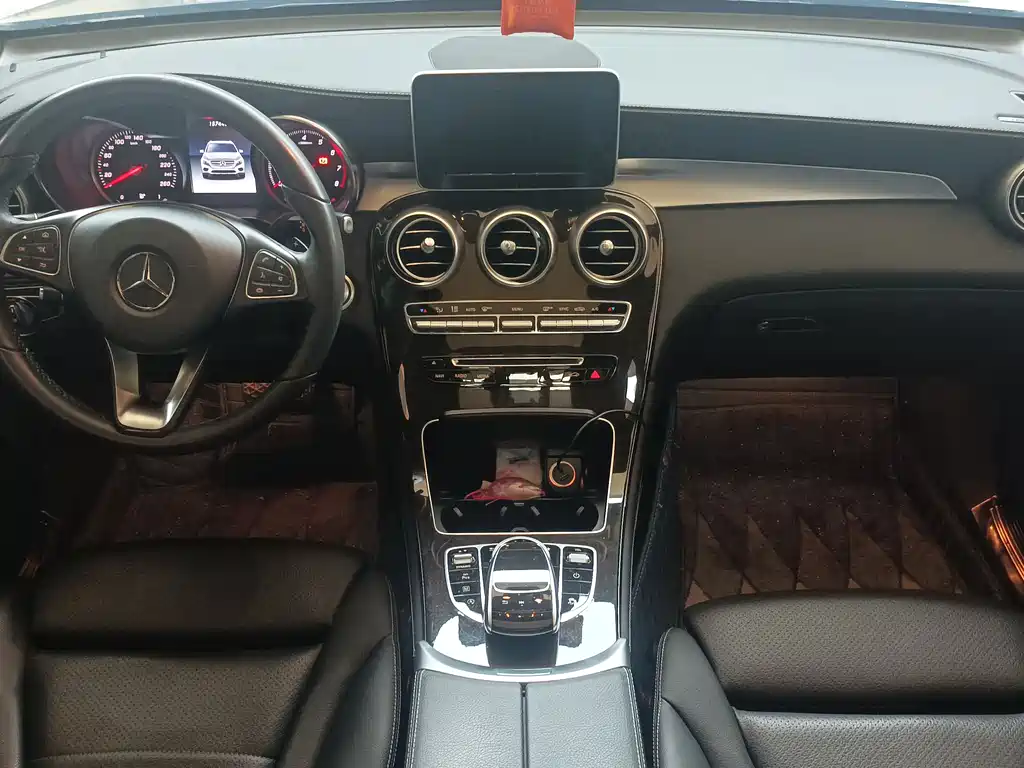 Mercedes-Benz GLC 2018 — фото 9
