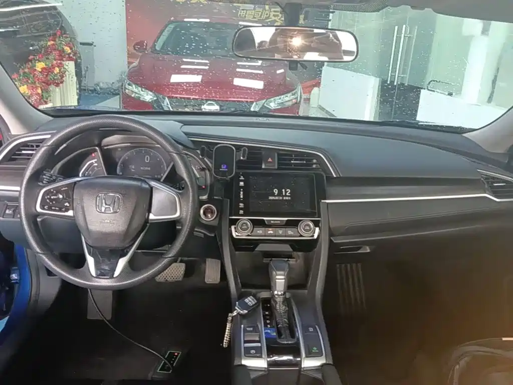 Honda Civic 2019 — фото 10