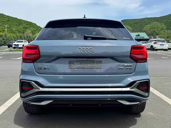 Audi Q2L 2021
