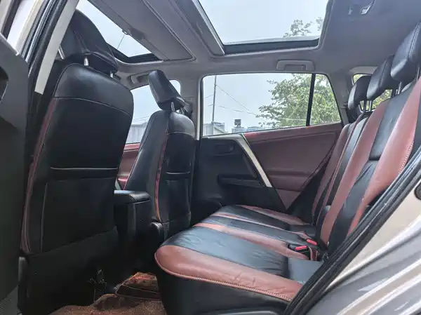 Toyota RAV4 2014