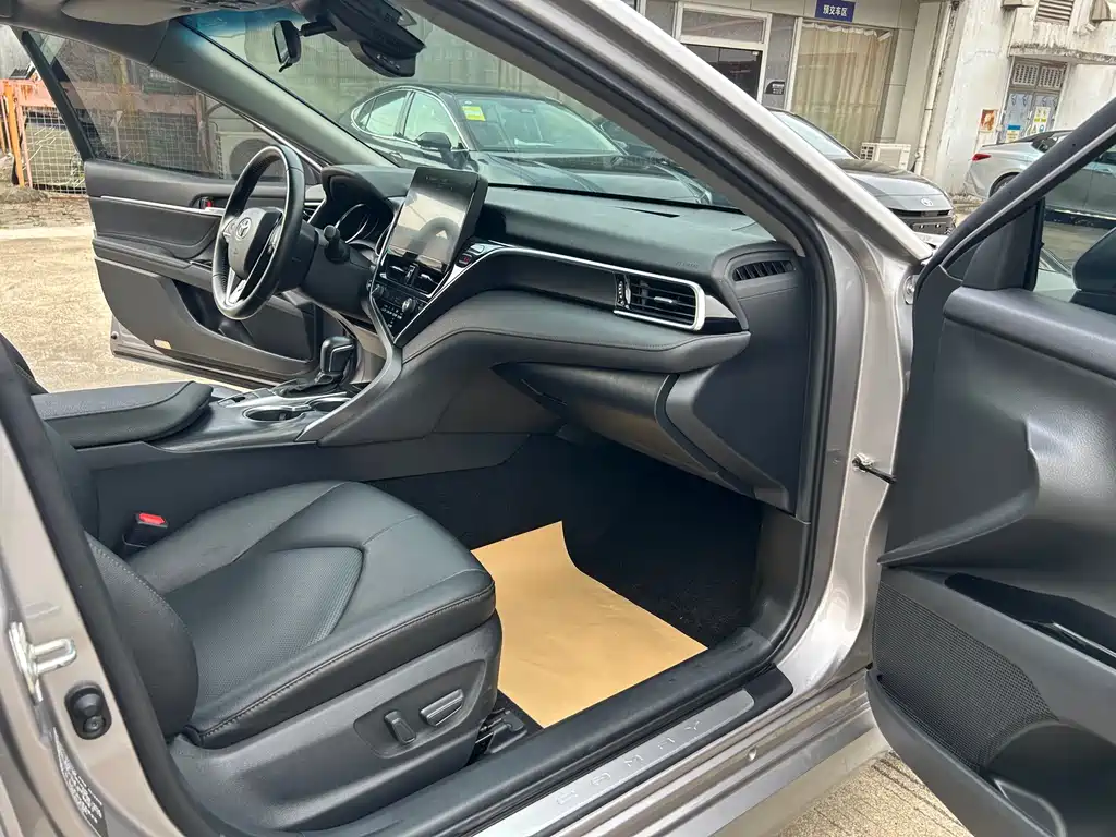Toyota Camry 2021 — фото 14