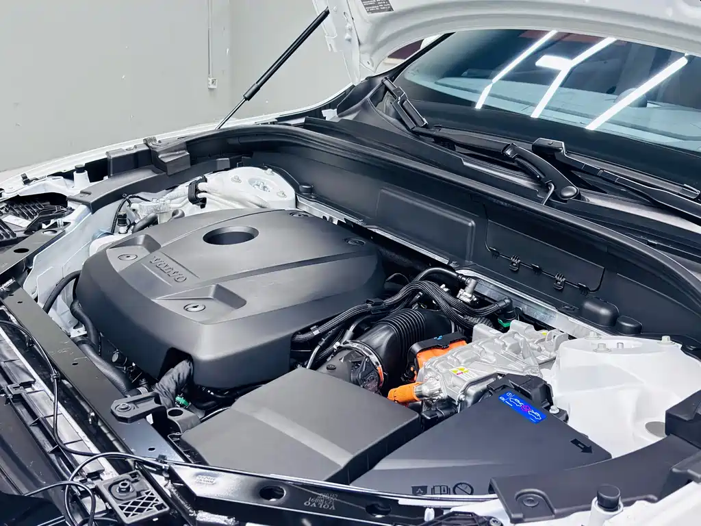 Volvo XC60 PHEV 2023 — фото 18