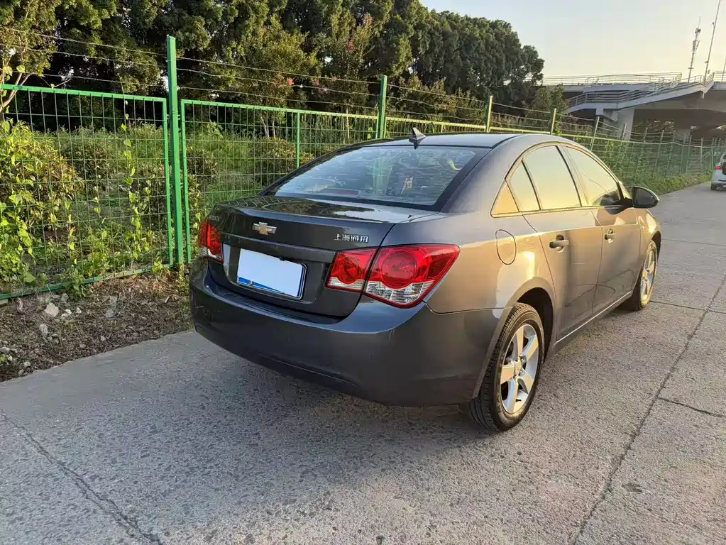 Chevrolet Cruze 2014 — фото 12