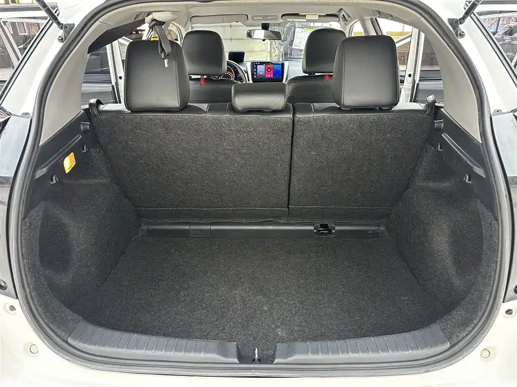 Toyota Yaris L 2022 — фото 17