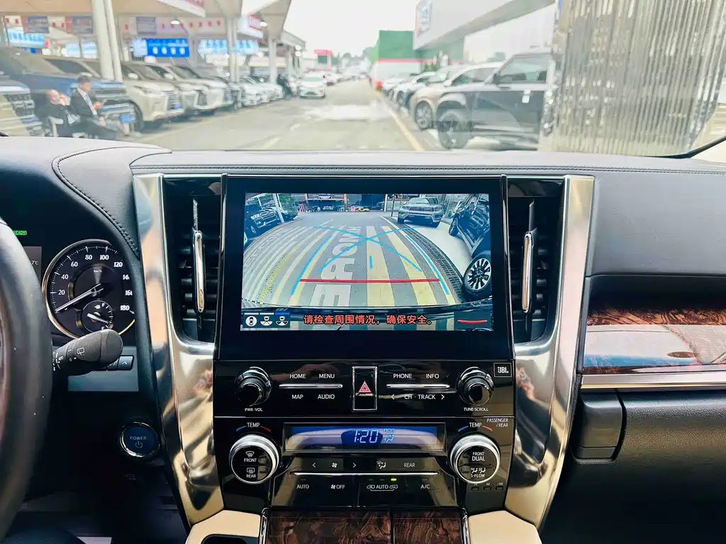 Toyota Alphard 2021 — фото 11