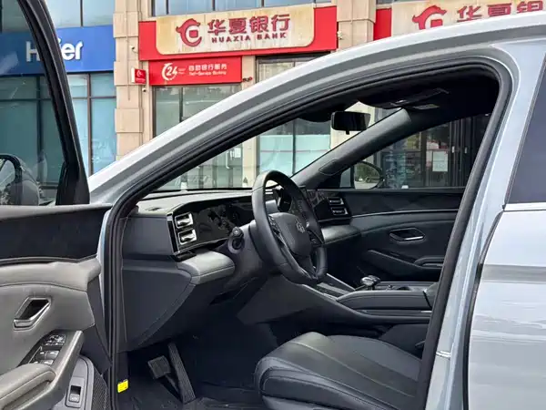 BYD Qin L 2024