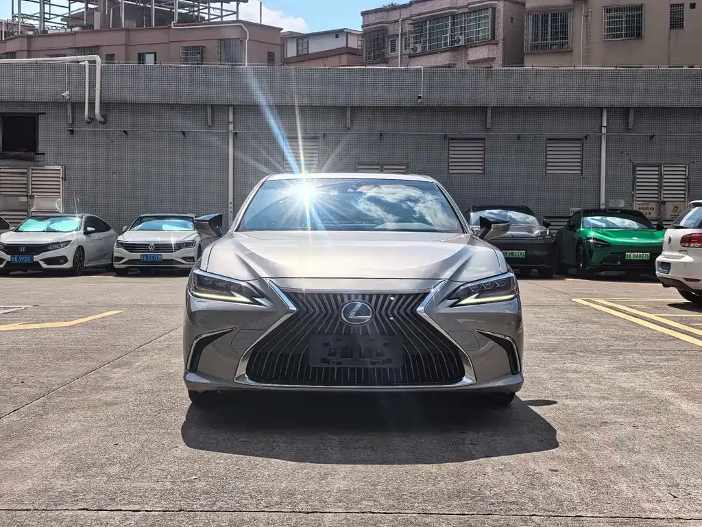Lexus ES 2021 — фото 2