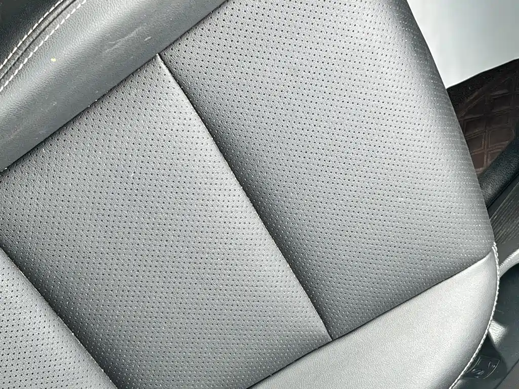 Toyota Yaris L 2022 — фото 12